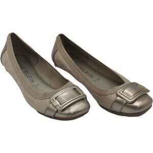 Anne Klein Size 7 Beige Gold Buckle Flats